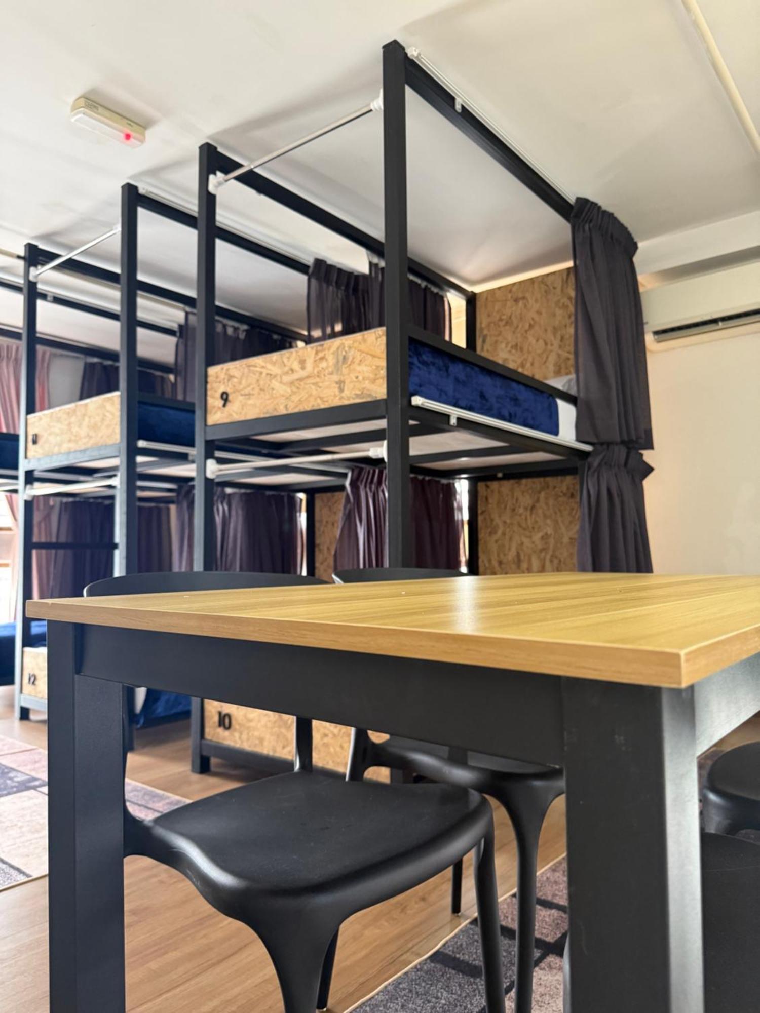 Mix Hostel Kl By Chillout Hostel Petaling Jaya Esterno foto