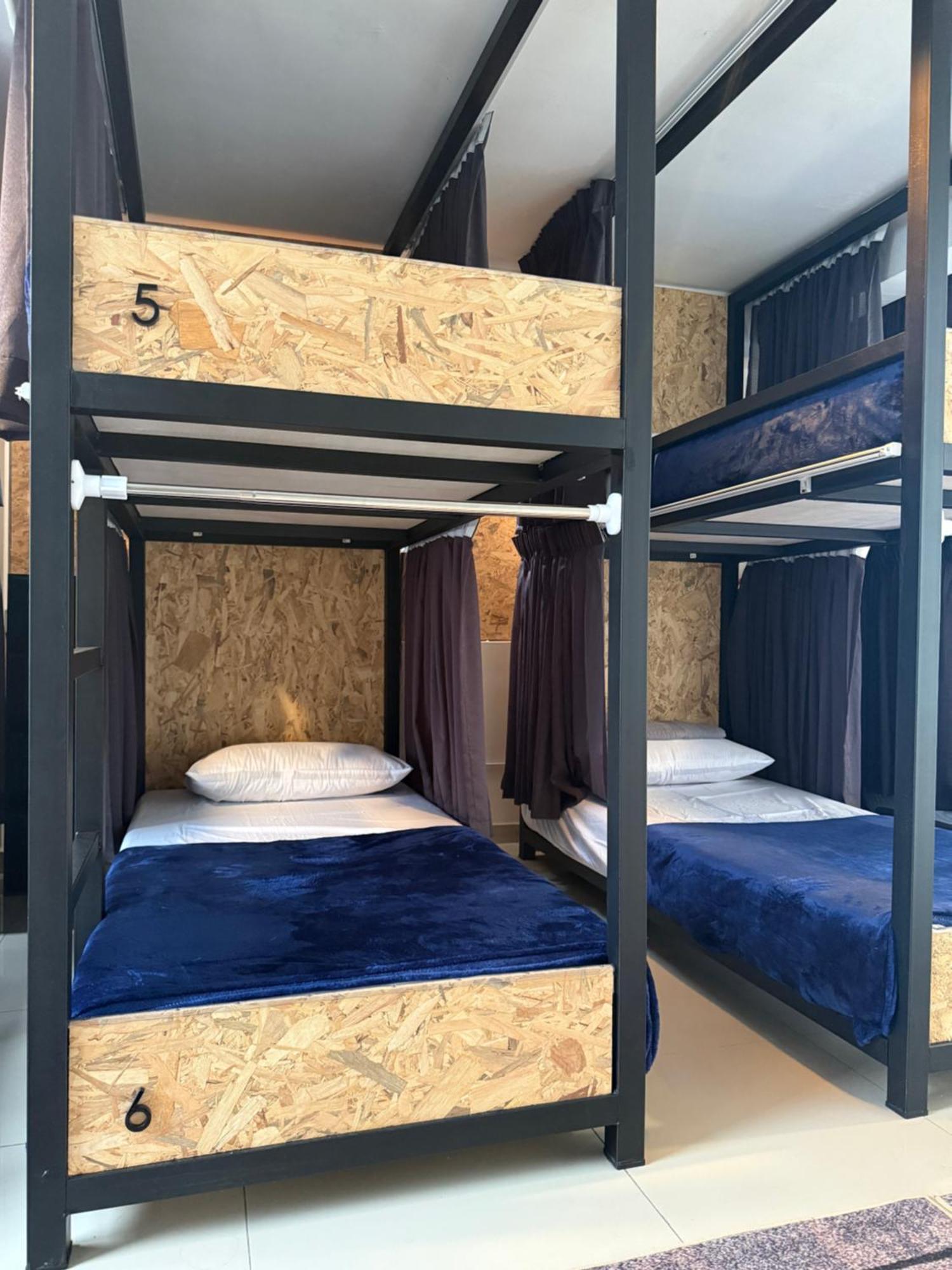 Mix Hostel Kl By Chillout Hostel Petaling Jaya Esterno foto